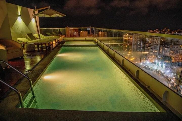 Hot Tub, Swimming pool