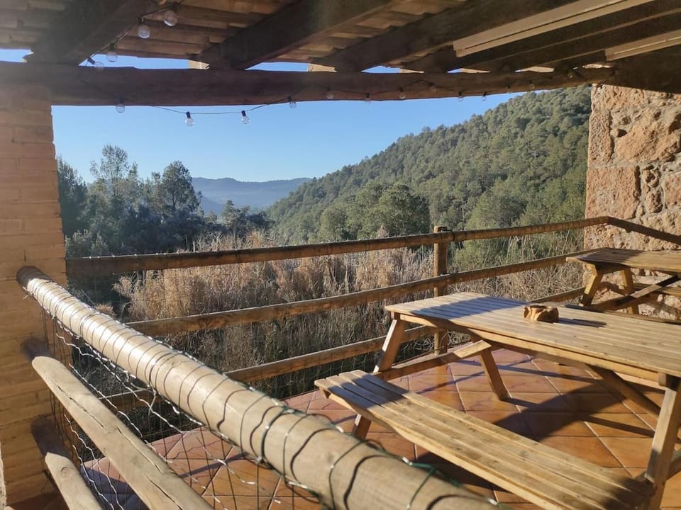 Large rural house with outdoor pool 1 hour from Barcelona Villa in Cardona
