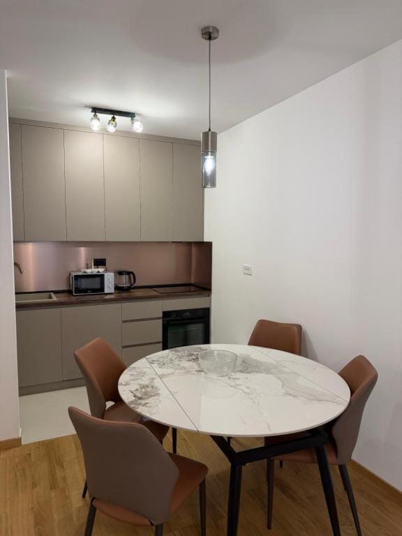 Seating area, pet friendly