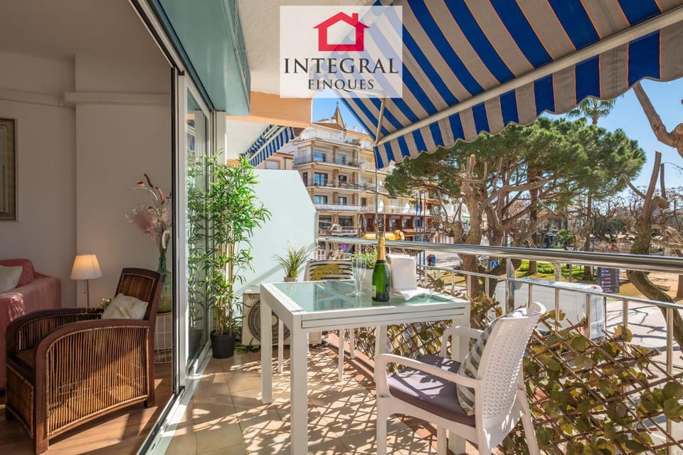 Off site, Balcony/Terrace