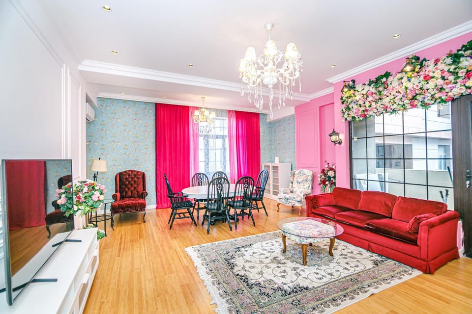 TV and multimedia, Living room, Seating area, Dining area