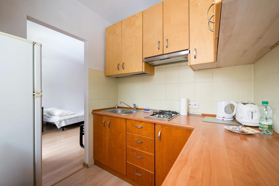 Kitchen or kitchenette, microwave, oven