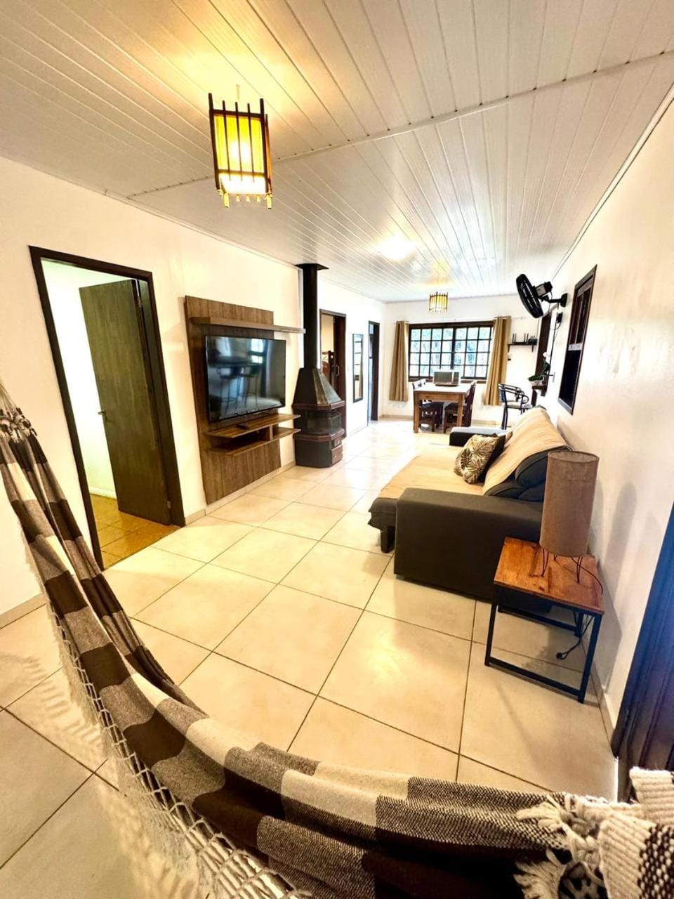 Communal lounge/ TV room, TV and multimedia, Living room, Seating area, Evening entertainment