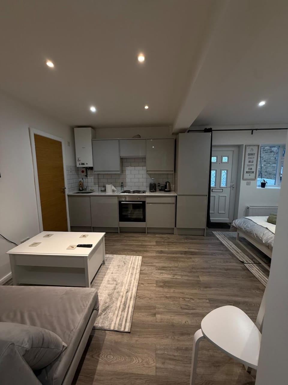 Cozy Studio Steps from the Tube Apartment in Edgware