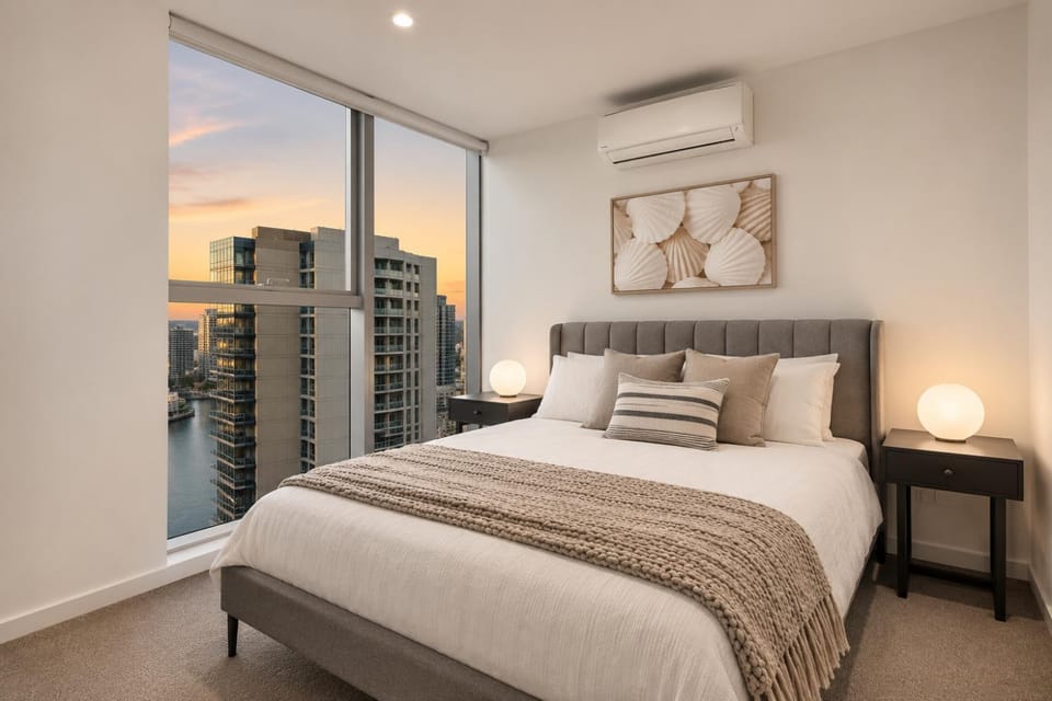 Docklands Panorama Harbour Views - Pool Gym & Parking Apartment in Melbourne