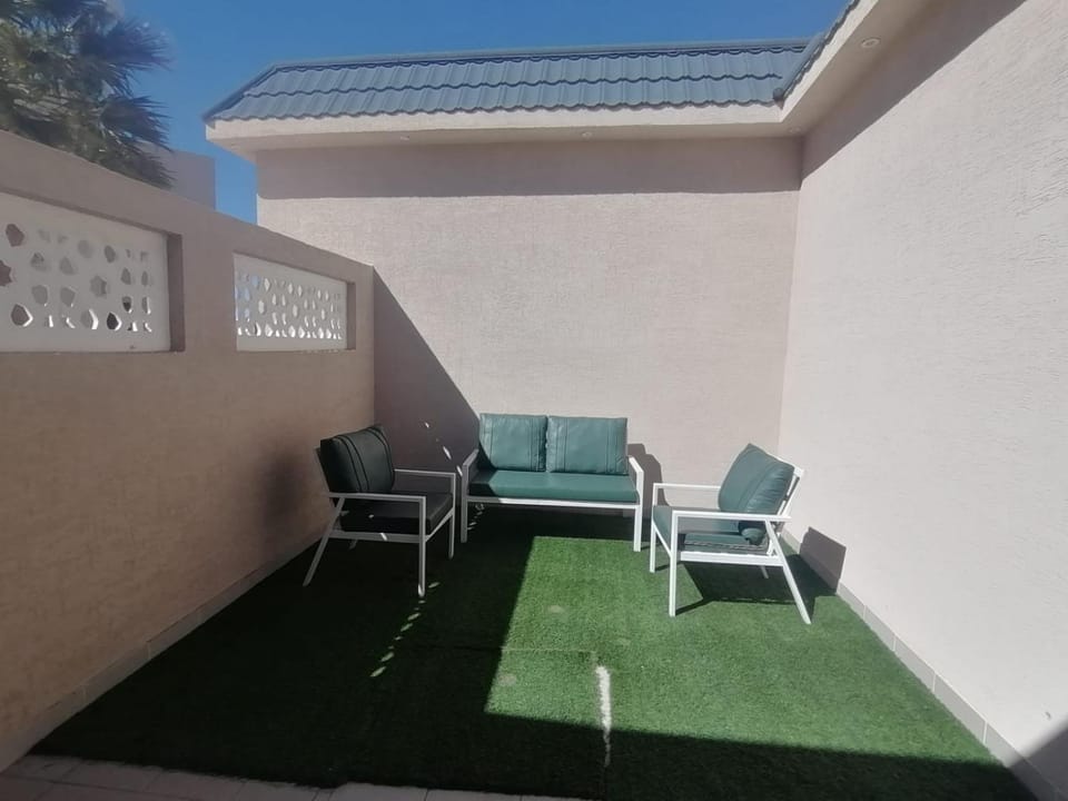 Patio, Seating area
