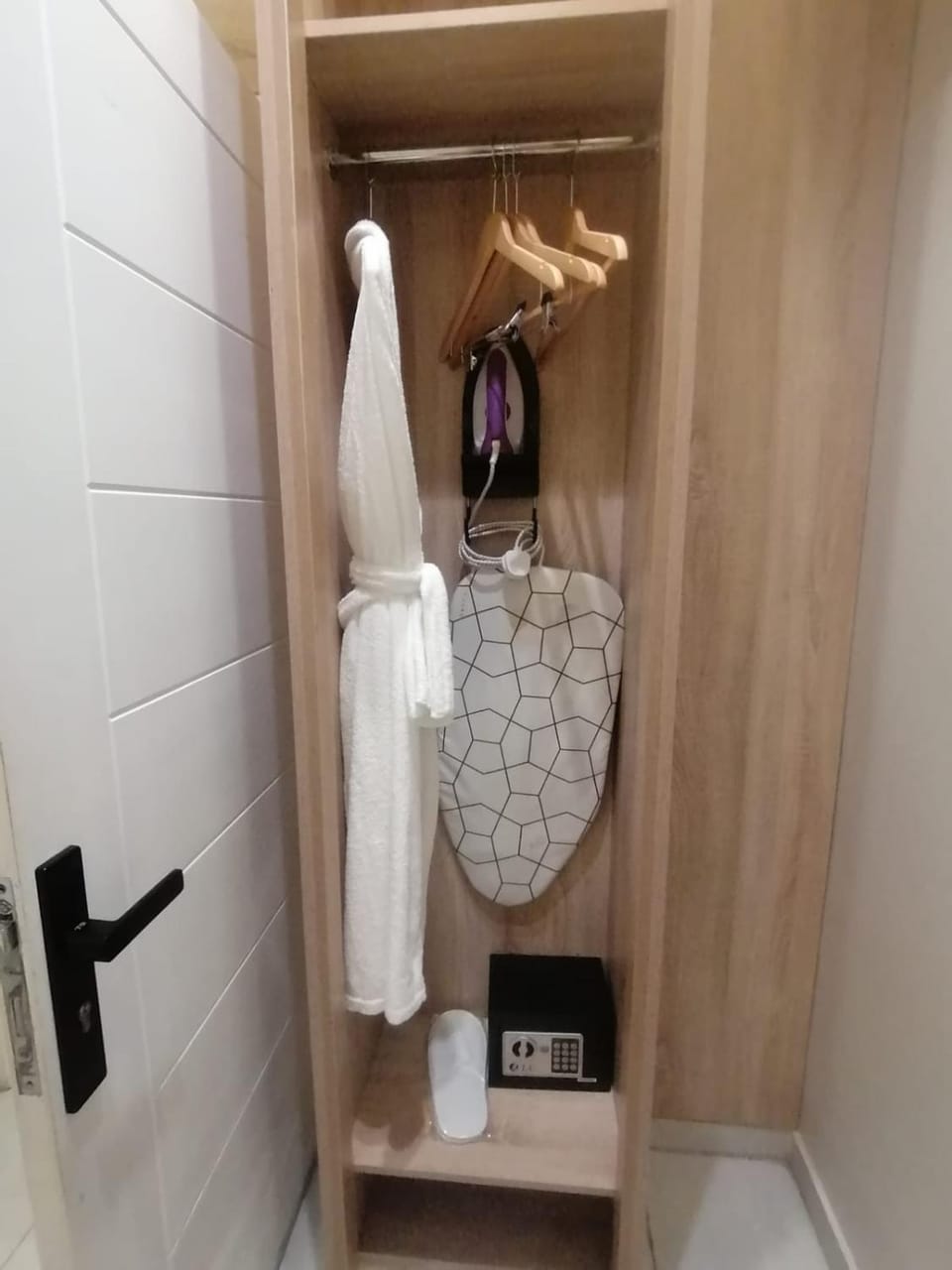 towels, wardrobe