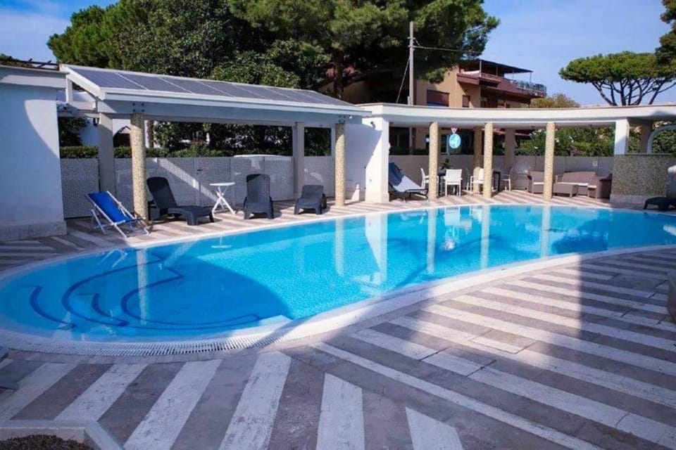 Pool view, Swimming pool