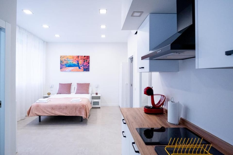 Bed, Kitchen or kitchenette