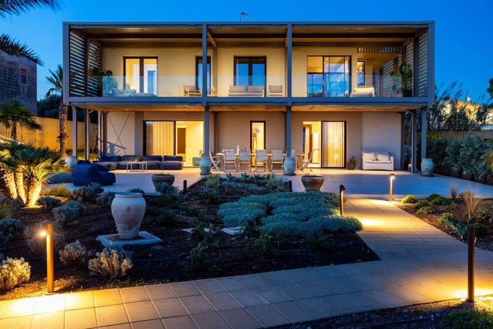 Property building, Patio, Garden