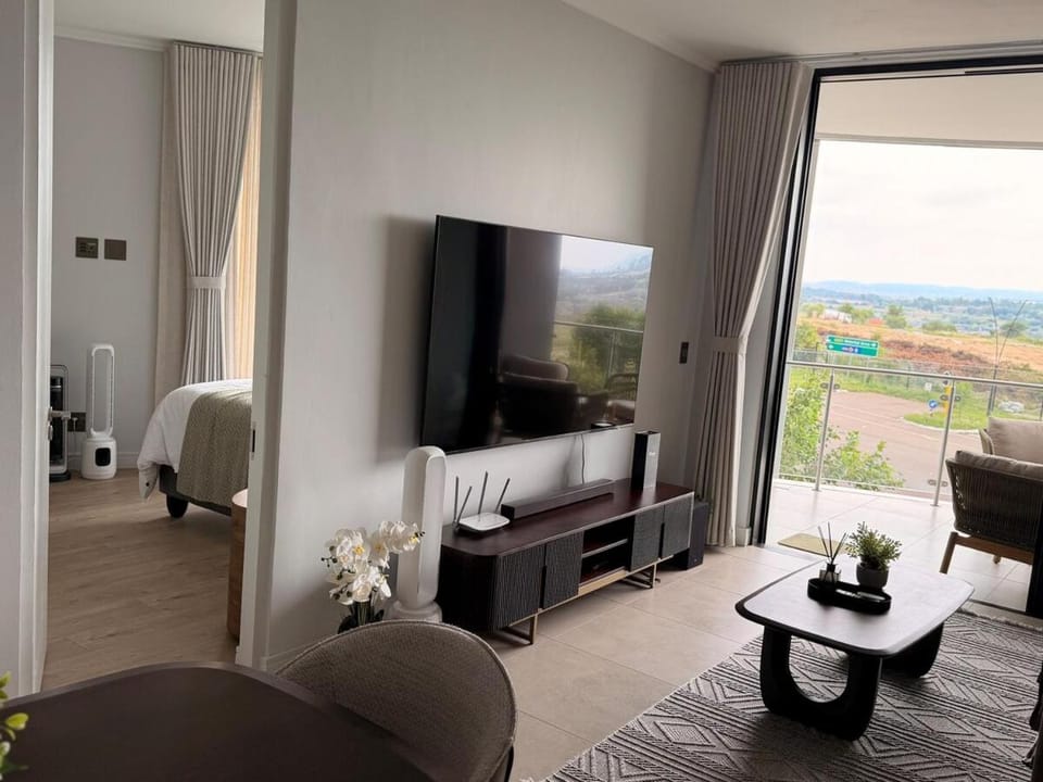 Riviera Château de Rêve - Phoenix's Gîte at Ellipse Waterfall, Midrand Apartment in Sandton