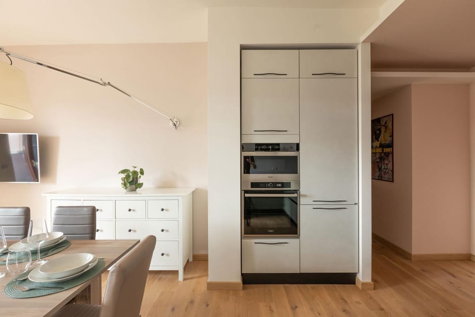 Kitchen or kitchenette, oven, stove