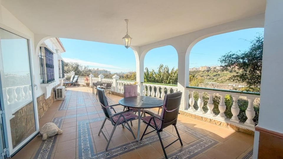 Natural landscape, View (from property/room), Balcony/Terrace, Dining area