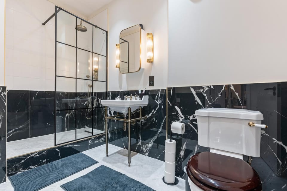 Central Jewellery Quarter 1-Bedroom Apartment with Workspace Apartment in Birmingham