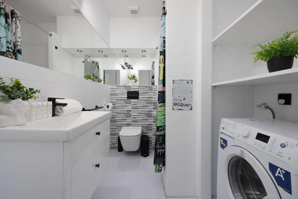 Bathroom, towels, washing machine