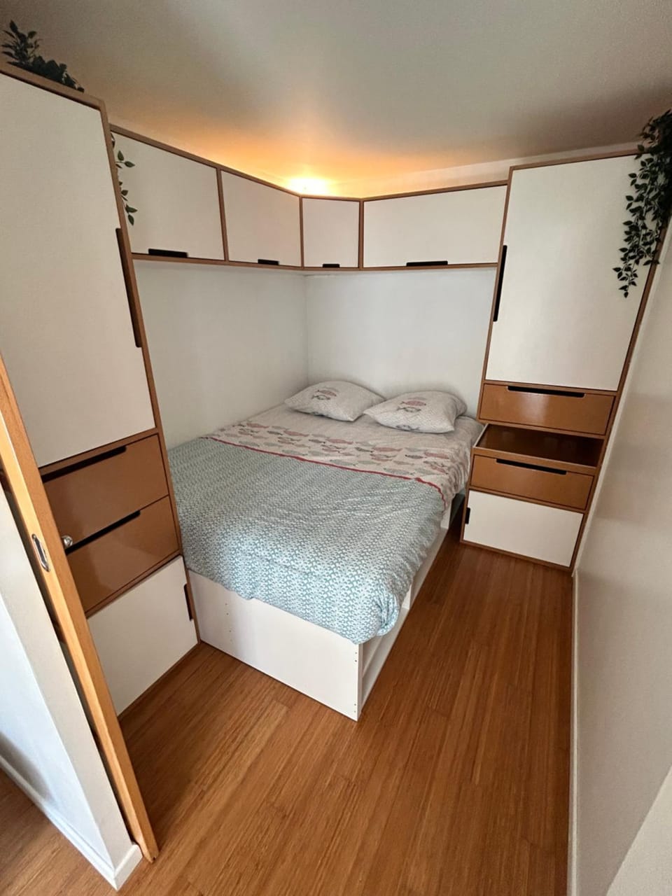 Bed, Photo of the whole room, Bedroom, wardrobe