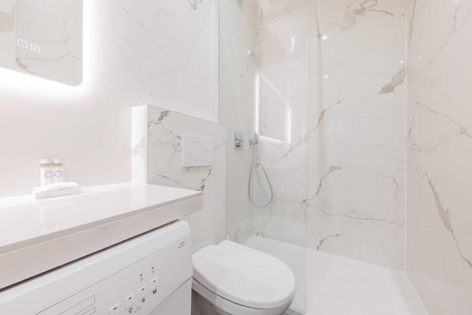 Chic Apartment in Paris Ideally Located for 6P Apartment in Paris