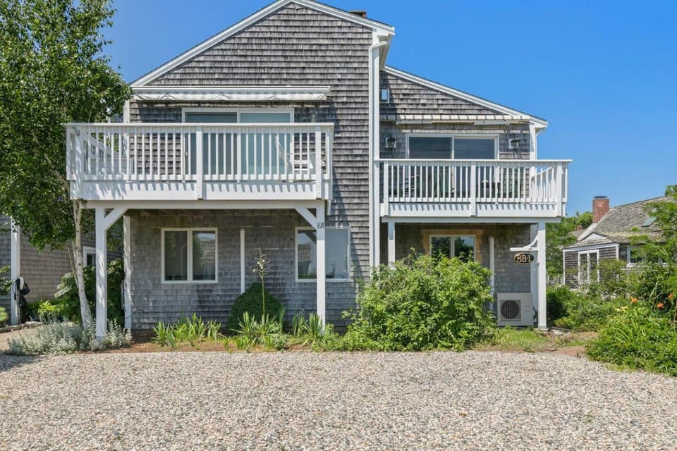 *NEW* Harbor-View West End Condo, Balcony, Parking House in Provincetown