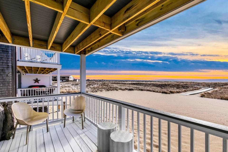 Stunning Bay Views | Beach Access - Deck - Parking Apartment in Provincetown