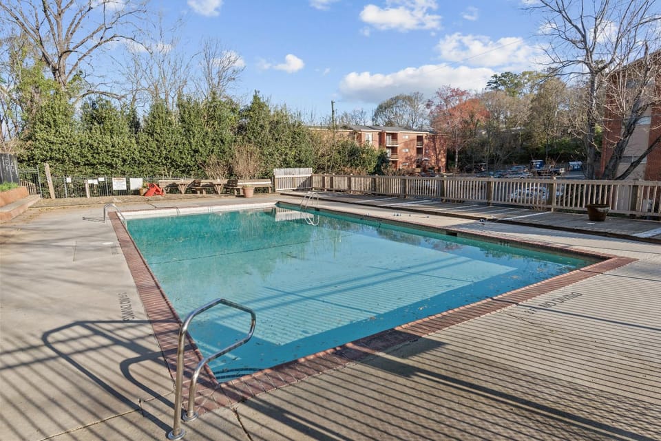 Classic City Getaway - Walk to Sanford Stadium! condo Apartment in Athens