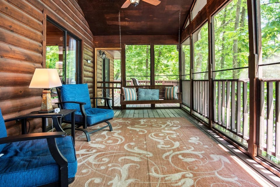Dogwood Cabin with Dock! Cabin in Lake Hartwell