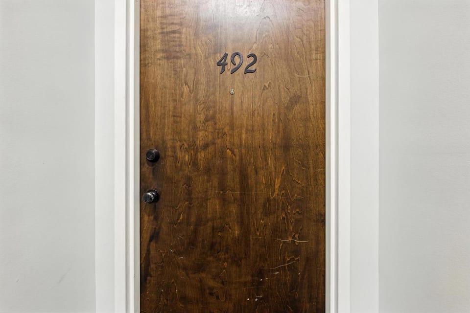 New Listing! Bulldog Borough in Downtown Athens apts Apartment in Athens