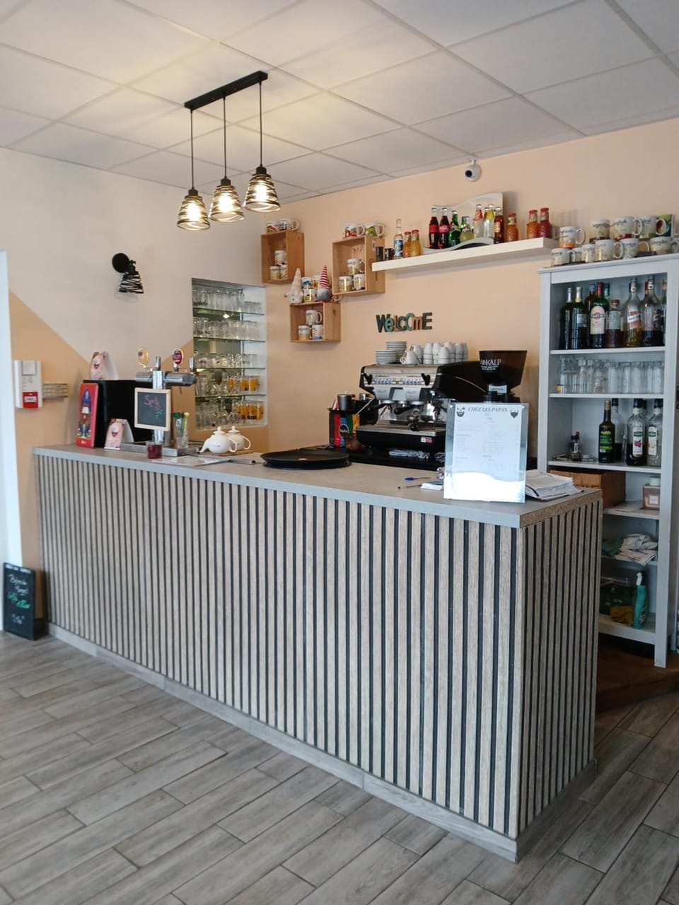 Lounge or bar, Lounge or bar