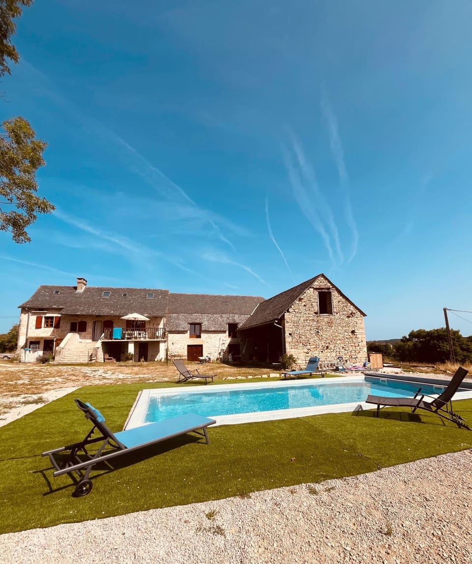Day, Swimming pool, sunbed