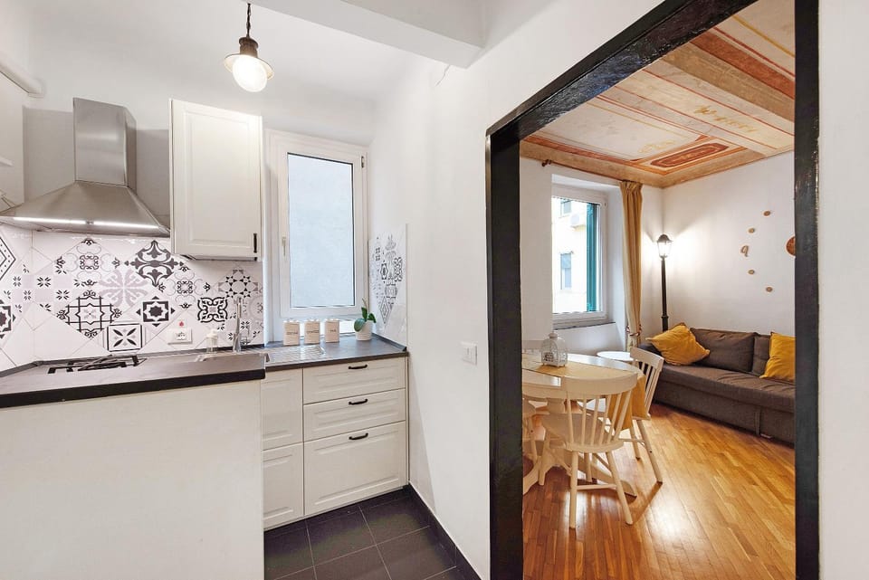 Kitchen or kitchenette, Living room