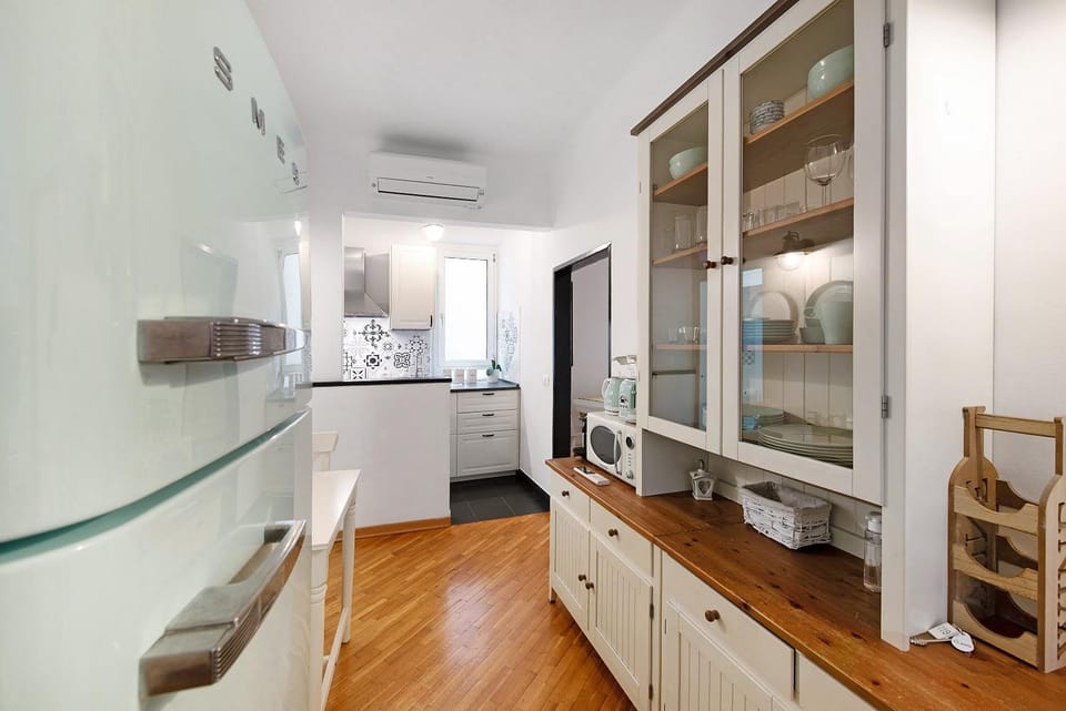 Kitchen or kitchenette, Living room