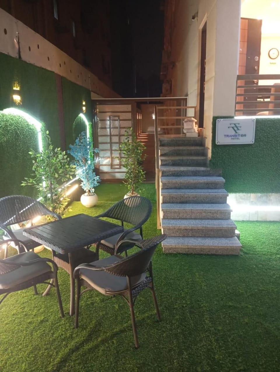 Seating area, City view, Quiet street view