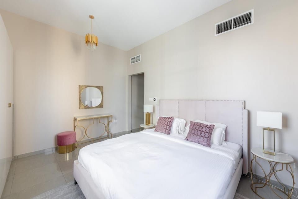 Bright 2BR Marina View with Balcony Apartment in Dubai