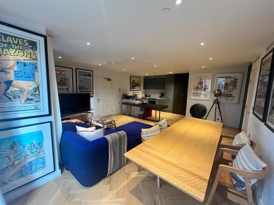 Stylish Modern Apartment ready now in WHampstead Apartment in London Borough of Camden