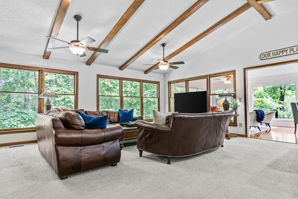 Shorewood Shores Dock & Hot Tub! home House in Lake Hartwell