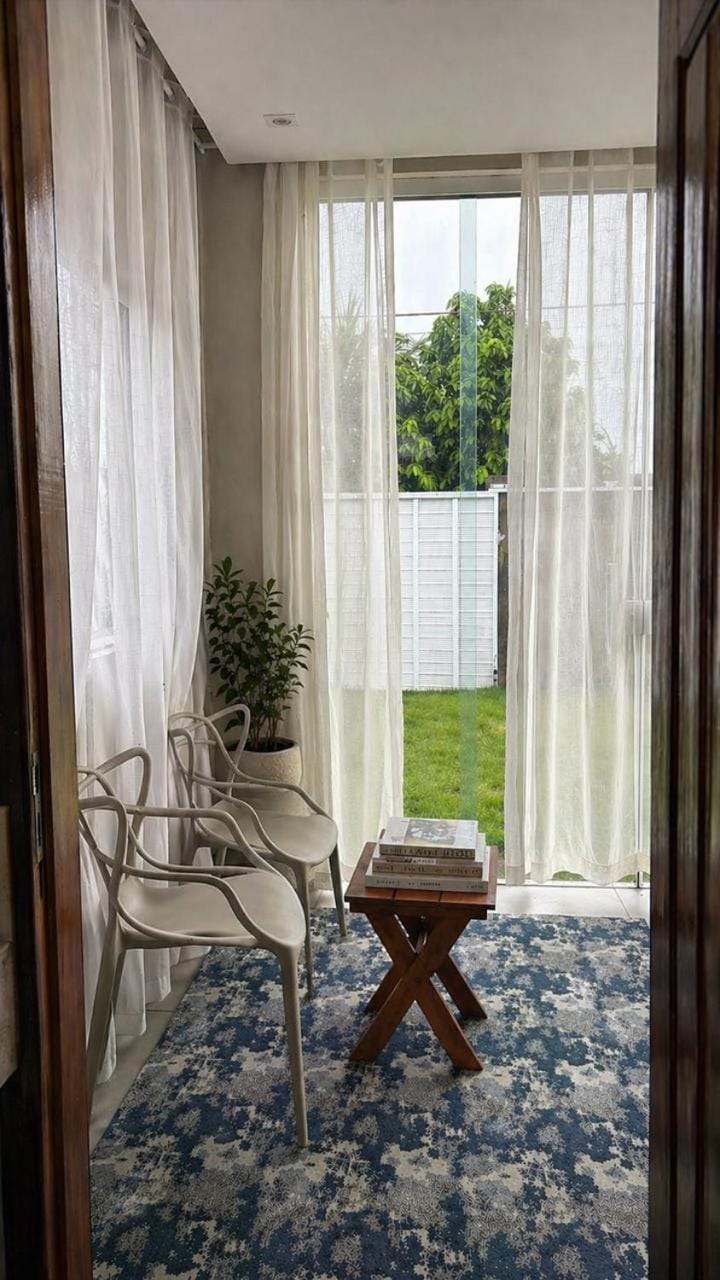 Garden, Seating area, Garden view