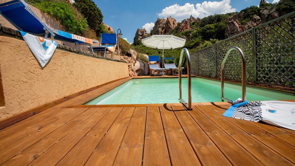 Day, Pool view, Swimming pool, sunbed