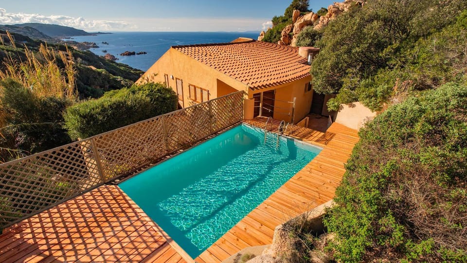 Property building, Natural landscape, Pool view, Sea view, Swimming pool