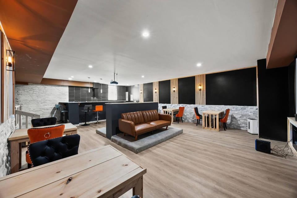 Top-Notch Columbus Retreat with on Demand Driver House in Ohio