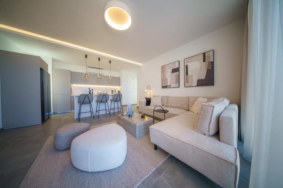 Blue Horizon Seaview Suite with Rooftop and Pool in Paralimni Apartment in Paralimni
