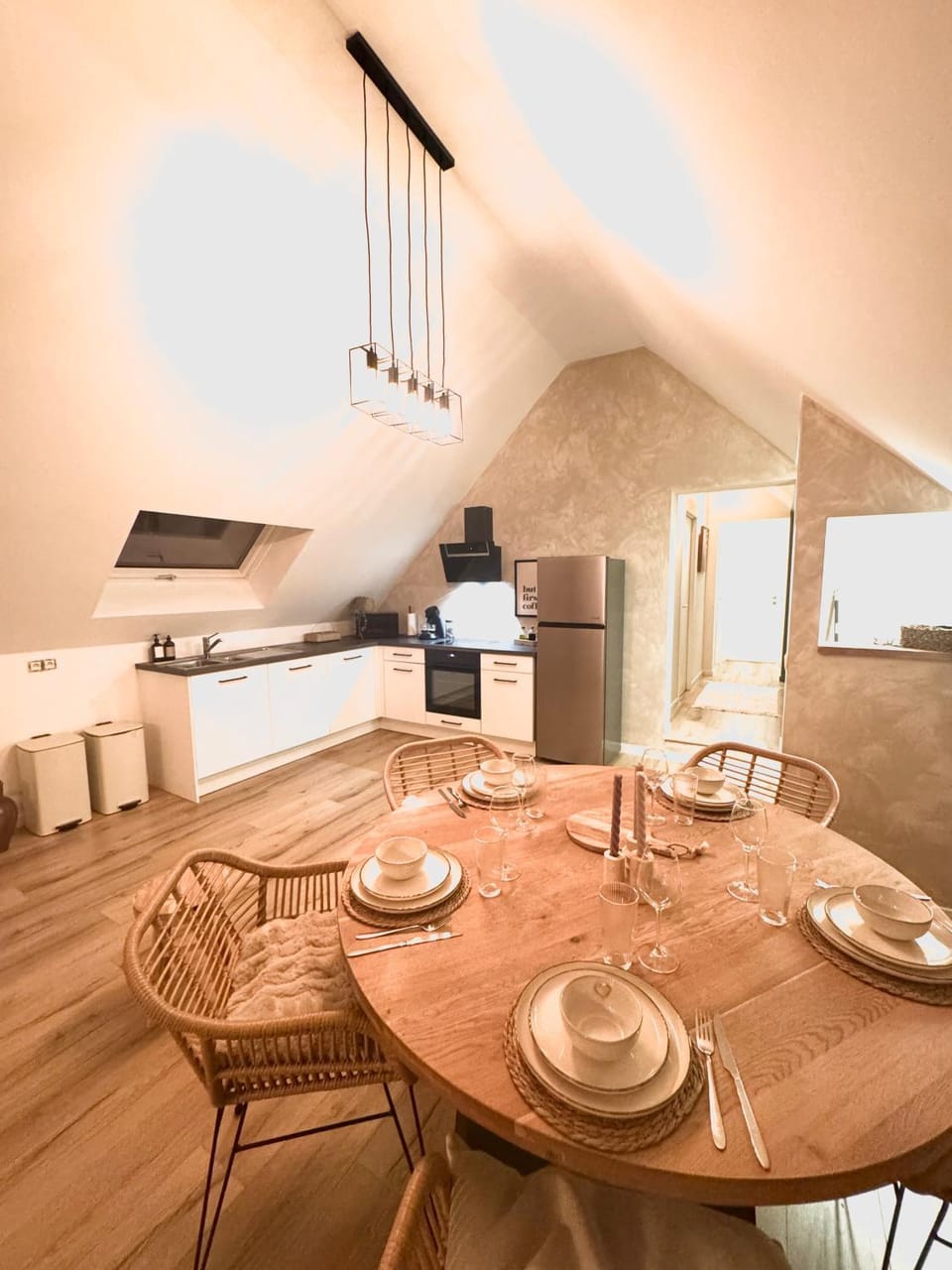 Coffee/tea facilities, Kitchen or kitchenette, Dining area