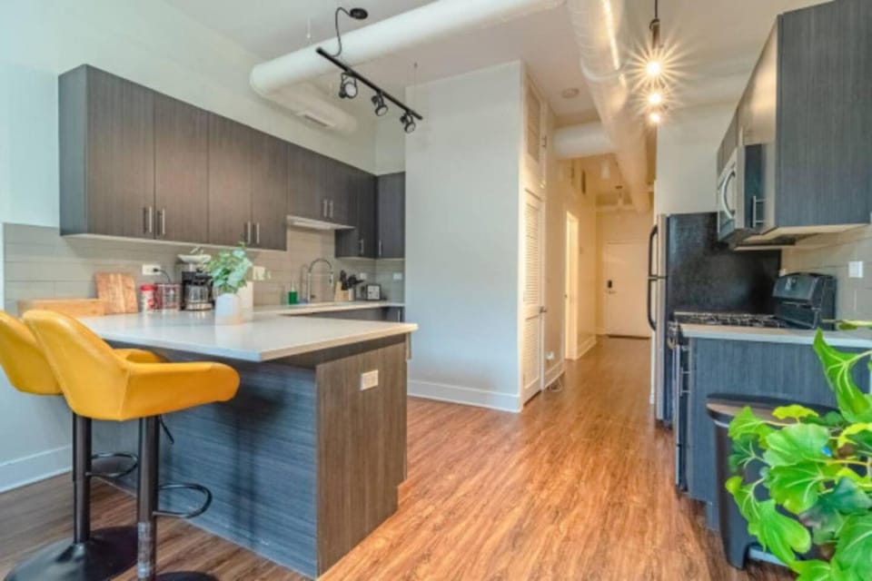 Stylish friendly 3BR Suite near McCormick Apartment in South Loop