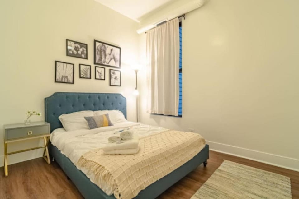 Stylish friendly 3BR Suite near McCormick Apartment in South Loop