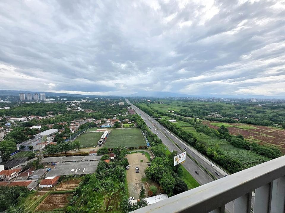 Apatermand Royal sentul park modern look studio by Ls Apartment in West Java
