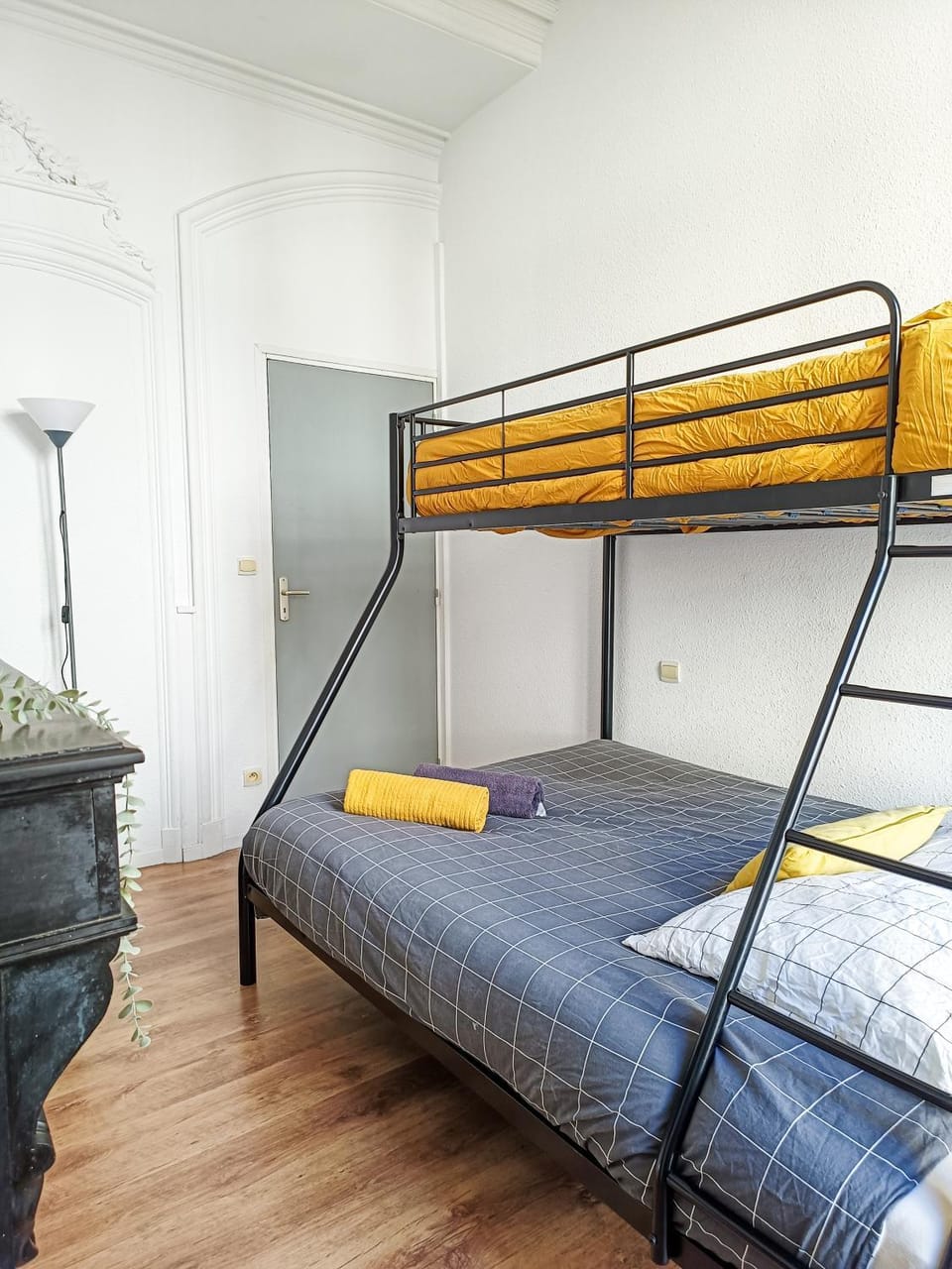 Bed, Night, bunk bed