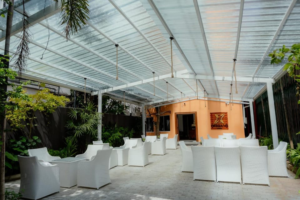 Day, Seating area