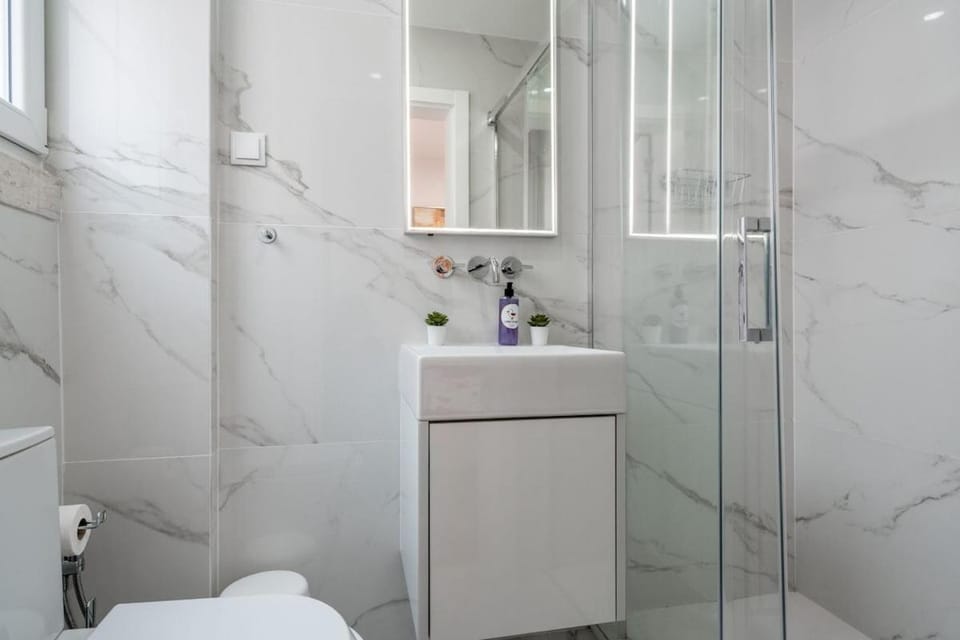 Stylish T2 Apartment in Lisbon by Lisbeyond Apartment in Lisbon