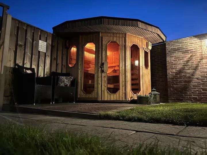 Garden, Sauna