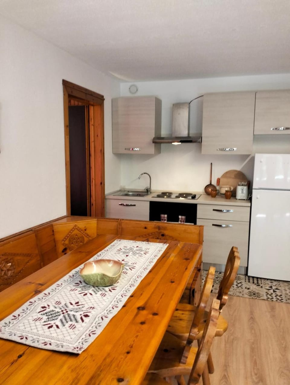 Kitchen or kitchenette, Living room
