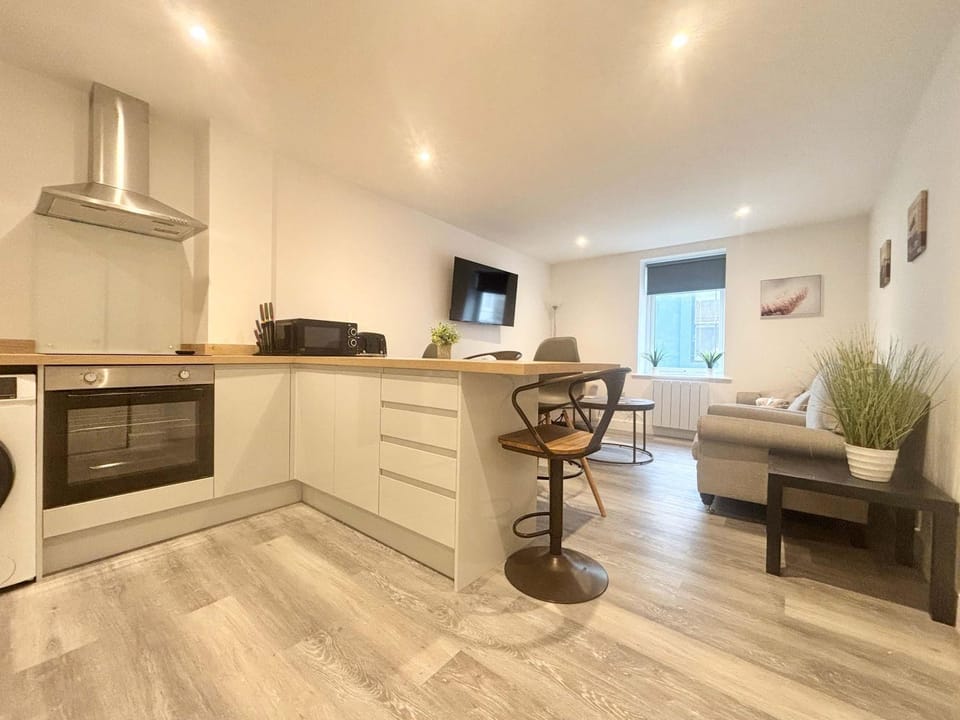 Kitchen or kitchenette, Living room, Seating area