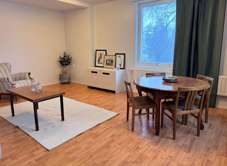 Living room, Seating area, Dining area